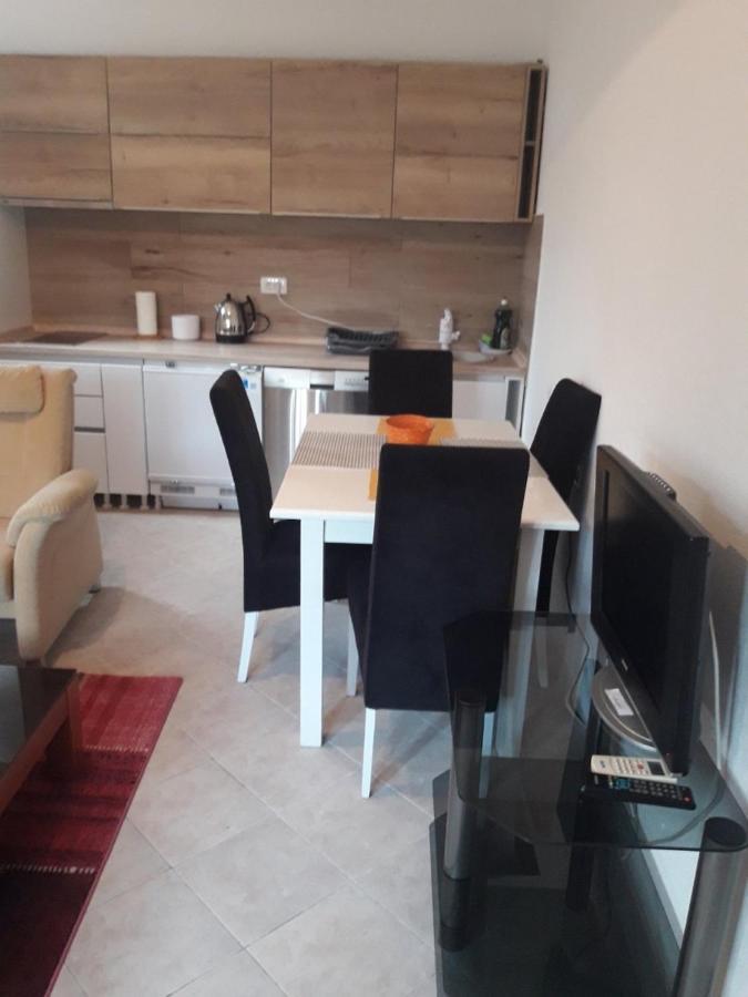 Macko, Apartmani Tivat Buitenkant foto